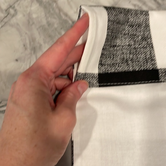 Black and white Buffalo Plaid valance with rod pocket - Picture 2 of 3